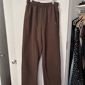 Alo accolade straight leg S brown wide leg sweatpants